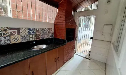 Casa para alugar em duque de caxias, jardim vinte e cinco de agosto, com 2 quartos, com 50 m²