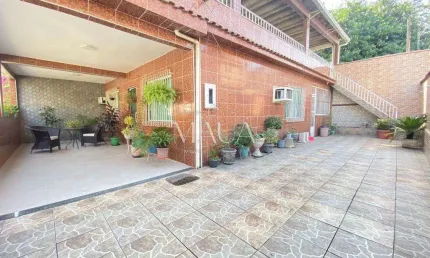 Casa à venda em Duque de Caxias, Parque Beira Mar, com 2 quartos, com 74 m², Mauricio de Abreu