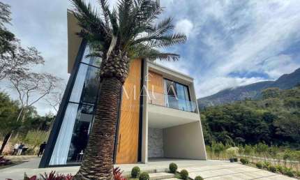 Venda | Casa com 330 m², 4 dormitório(s), 2 vaga(s). Araras, Petrópolis