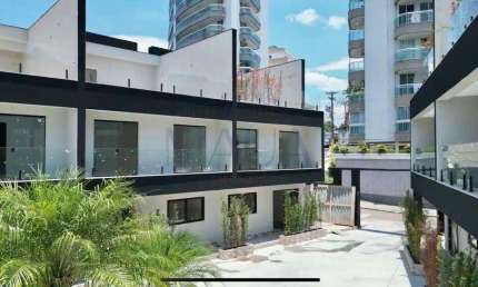 Casa à venda em Duque de Caxias, Jardim Vinte e Cinco de Agosto, com 4 suítes, com 200 m²
