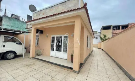 Casa à venda em Duque de Caxias, Itatiaia, com 3 quartos, com 175 m²