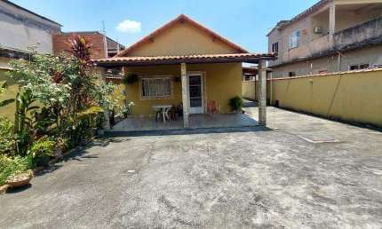 Casa à venda em Duque de Caxias, Gramacho, com 2 quartos, com 74 m²