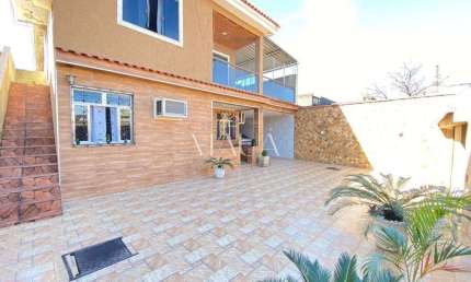 Casa à venda em Duque de Caxias, Saracuruna, com 6 quartos, com 230 m², Rua Quintino Bocaiúva