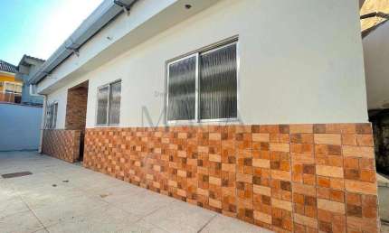 Casa à venda em Duque de Caxias, Vila São Luís, com 3 quartos, com 64.7 m²