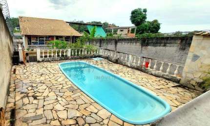 Casa à venda em Duque de Caxias, Parque Fluminense, com 6 quartos, com 250 m²