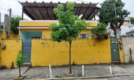Casa à venda em Duque de Caxias, Gramacho, com 2 quartos, com 43 m²