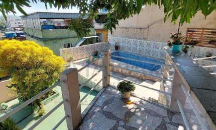 Casa à venda em Duque de Caxias, Vila Flávia, com 5 quartos, com 152 m²