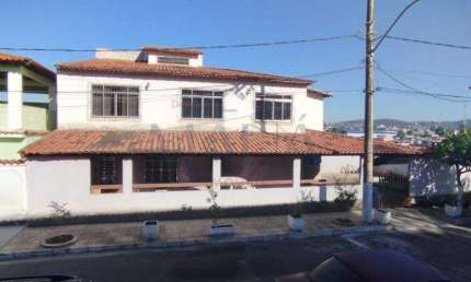 Casa à venda em Duque de Caxias, Engenho do Porto, com 5 quartos, com 215 m²