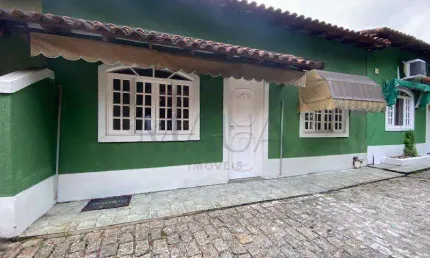 Casa à venda em Duque de Caxias, Jardim Primavera, com 2 quartos, com 44.8 m²