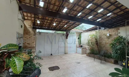 Casa à venda em Duque de Caxias, Jardim Primavera, com 2 suítes, com 81.78 m²