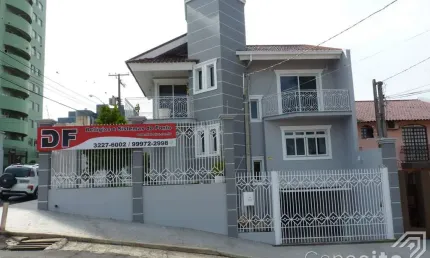 Casa com 3 quartos à venda na Rua Frederico Bahls, 525, Centro, Ponta Grossa