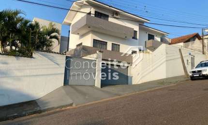 Residência de Alto Padrão com Piscina - Jardim América
