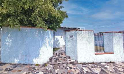 Residência com Amplo Terreno e Edícula - Jardim Carvalho