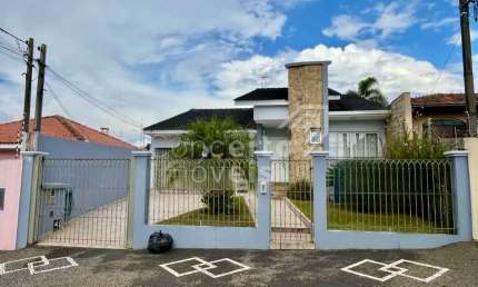 Casa com 3 quartos para alugar na Avenida Bonifácio Vilela, 1526, Jardim Carvalho, Ponta Grossa