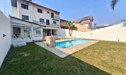 Sobrado Triplex com Piscina - COMERCIAL/RESIDENCIAL