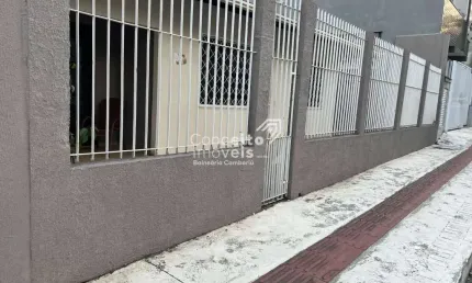 Casa de esquina com sala comercial (aceita permuta)