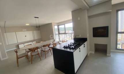Apartamento com 3 quartos para alugar na Rua 1021, 307, Centro, Balneário Camboriú