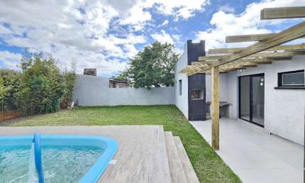 Casa com 3 quartos à venda na Estrada RS 30, 844, Atlântida Sul (Distrito), Osório