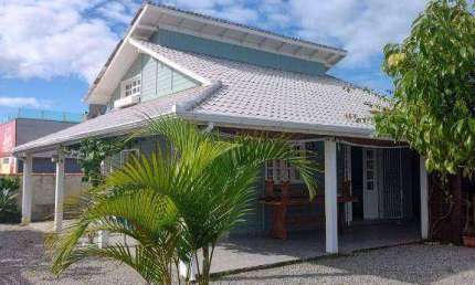 Casa com 2 dormitórios à venda, 114 m² por R$ 690.000,00 - Pinheira - Palhoça/SC