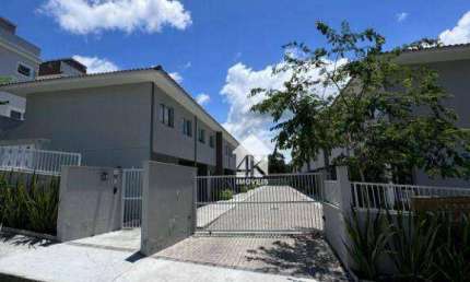 Sobrado com 2 dormitórios à venda, 71 m² por R$ 329.900,00 - Forquilhas - São José/SC