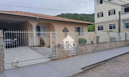 Casa com 2 dormitórios à venda, 180 m² por R$ 650.000,00 - Madri - Palhoça/SC