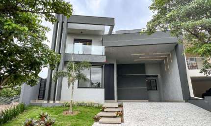 Casa à Venda no Condomínio Residencial Canterville em Valinhos - SP
