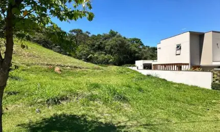 Terreno a venda no condomínio fechado bosque do horto em jundiaí.