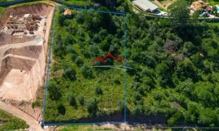 Terreno de alto padrão a venda no condomínio parque dos manacás região do bairro caxambu em jundiaí.