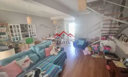 Casa em Condomínio para Venda e Locação - 3 Dormitórios com Área Gourmet