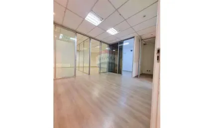 Sala comercial para locação 190 metros, 6 salas, recepção, 4 banheiros e 1 copa
