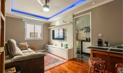 Apartamento em Tucuruvi com 51 metros com 2 quartos, 1 banheiro, 1 vaga de garagem, sala, cozinha e área de serviço.
