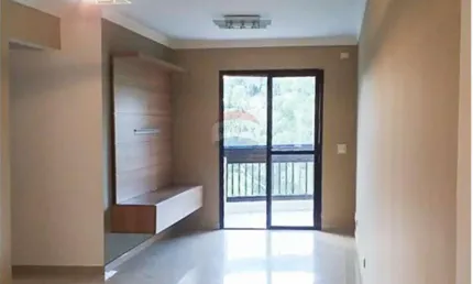 Apartamento de 73 metros com 2 quartos, 2 banheiros, 1 suíte, 2 vagas de garagem.
