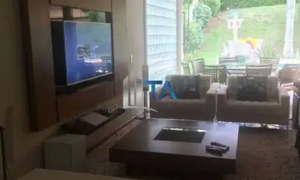 Casa em Condomínio à venda - 429m² com 4 suítes no bairro loteamento Alphaville Campinas.