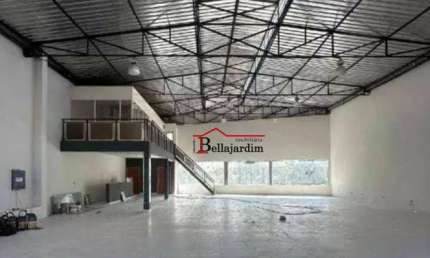 Galpão para alugar, 657 m² - Bairro Campestre - Santo André/SP
