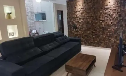 Av. central  - reformada, 5 quartos, 3 vagas de garagem !