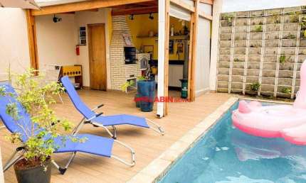 ** Magnífico Sobrado Reformado no Coração da Vila Monumento com 5 Dormitórios sendo 2 Suítes e 3 Vagas de Garagem - Área Gourmet com Piscina **