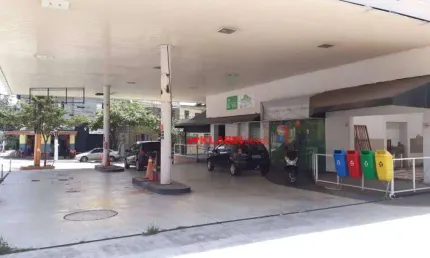 Terreno com vocação para posto de gasolina, loja ou farmacia - 959m total - 623 área construída