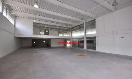 Locação de prédio com área total de 1673 - edifício com 3 pavimentos.