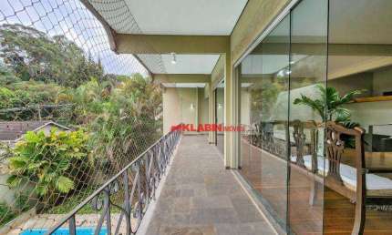 Casa no Morumbi a 1km do Hospital Israelita Albert Einstein Morumbi - 900 área construída - 5 dormitórios sendo 5 suítes - 7 banheiros - 8 vagas