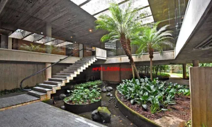 Casa Cidade Jardim a 11 minutos do Shopping Cidade Jardim -  976 área construída - 3100m área total - 4 dormitórios sendo 4 suítes - 7 banheiros - 10