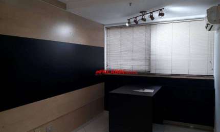 Conjunto comercial a 850m do metrô Santa Cecília - 62m - 2 salas - 4 banheiros - 1 Copa - 2 vagas de garagem