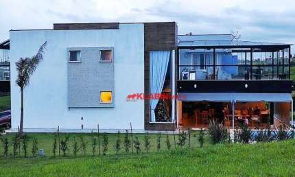 MARAVILHOSA CASA NO CONDOMÍNIO RIVIERA DE SANTA CRISTINA XII - MUNICÍPIO DE PARANAPANEMA – REPRESA DE JURUMIRIM