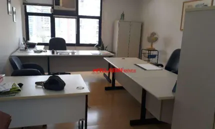 Conjunto comercial a venda na Vila Olimpia com 43m2,1 vagas, 1 copa e 1 wc