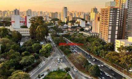 Kitnet / Stúdio à venda na Avenida Rubem Berta, Indianópolis, São Paulo