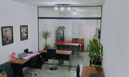 Sala/conjunto comercial reformado com aproximadamente 33m² de área útil com boa localização no bairro liberdade (próximo ao metrô)