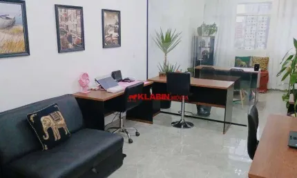 Apartamento estilo kitnet reformado de 1 dormitório com aproximadamente 33m² de área útil com boa localização no bairro liberdade (próximo ao metrô)