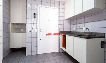 * Apartamento de 2 Dormitórios sendo 1 suíte com 2 Vaga de Garagem mais depósito - 65,75m² de Área Privativa - Ótimo localização*