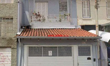 Lindo Sobrado com 180m² de Área Construída de 4 Dormitórios sendo 2 Suítes  - 1 Vaga - Rua Privilegiada e Tranquila na Vila Mariana sentido Ibirapuera