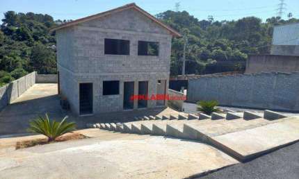 Galpão + Pátio com 1700m² de pátio e 300m² de Galpão (2000m² no Total) em Itaquaquecetuba (Estrada do Tronco) - ZEUC - Fácil Acesso à Dutra e Ayrton