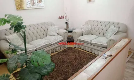 Sobrado de 3 dormitórios sendo 1 suíte com 2 vagas de garagem - 135m² de área construída e 150m² de terreno (5x30m²) - ótima localização no pari